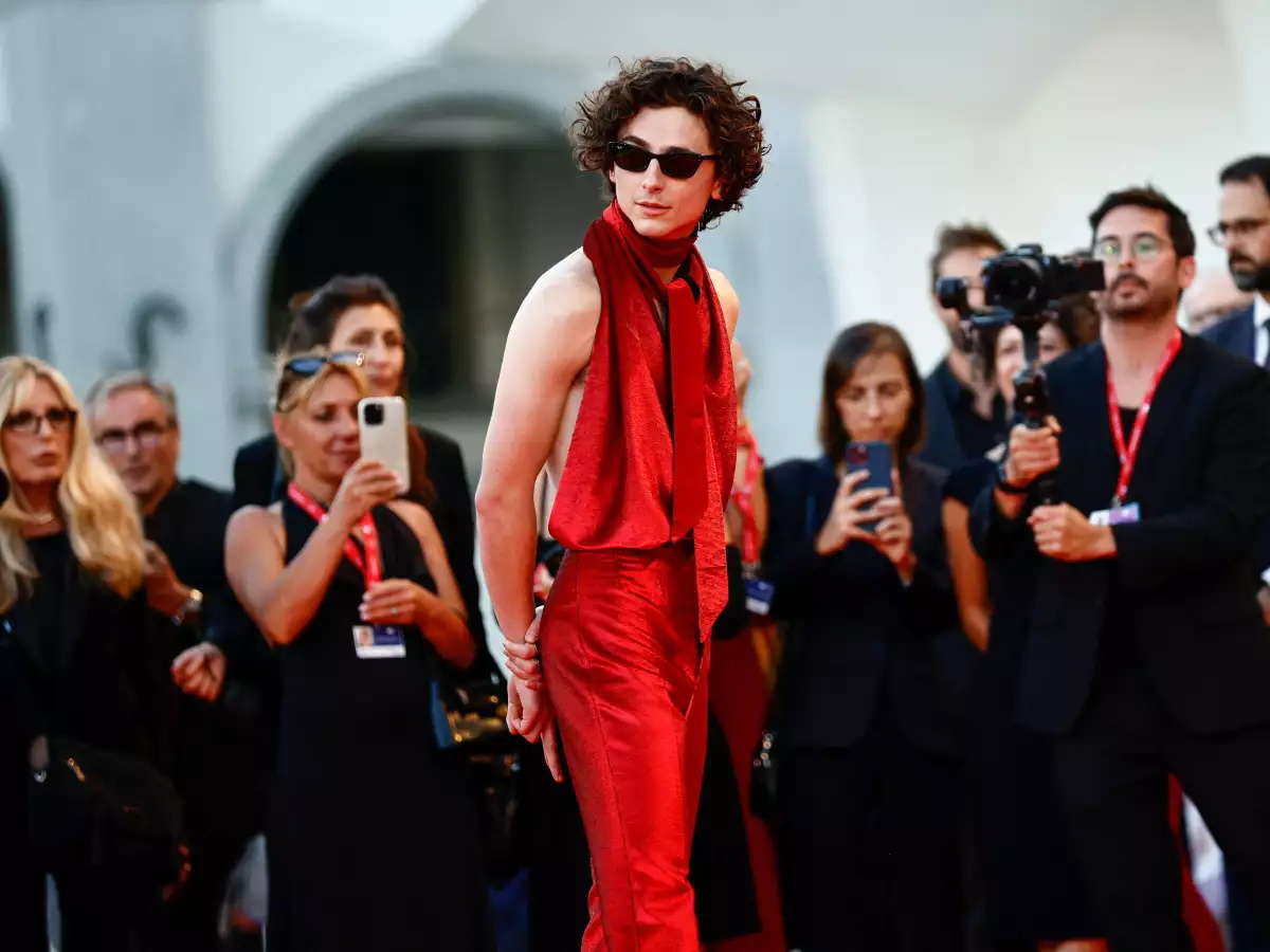 Timothee Chalamet: O πρώτος άνδρας εξώφυλλο στην ιστορία της Βρετανικής Vogue