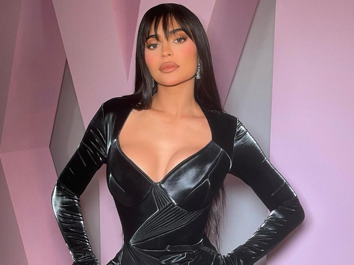 Kylie Jenner: Είναι έτοιμη για το Halloween και ξεκινά με το πιο εντυπωσιακό catwoman eye make up look