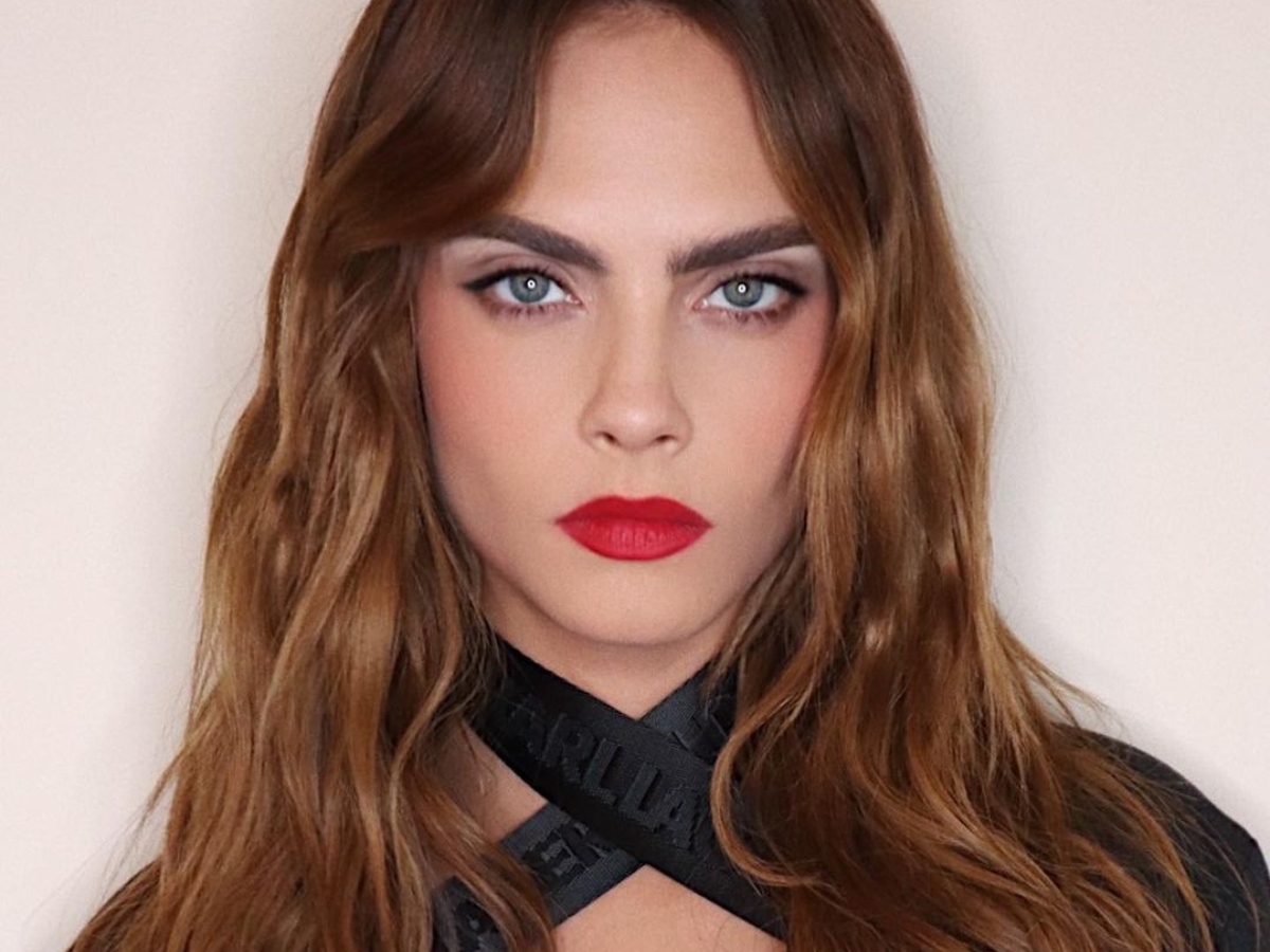 Cara Delevingne: Υιοθέτησε το ωραιότερο φθινοπωρινό μονοχρωματικό μακιγιάζ