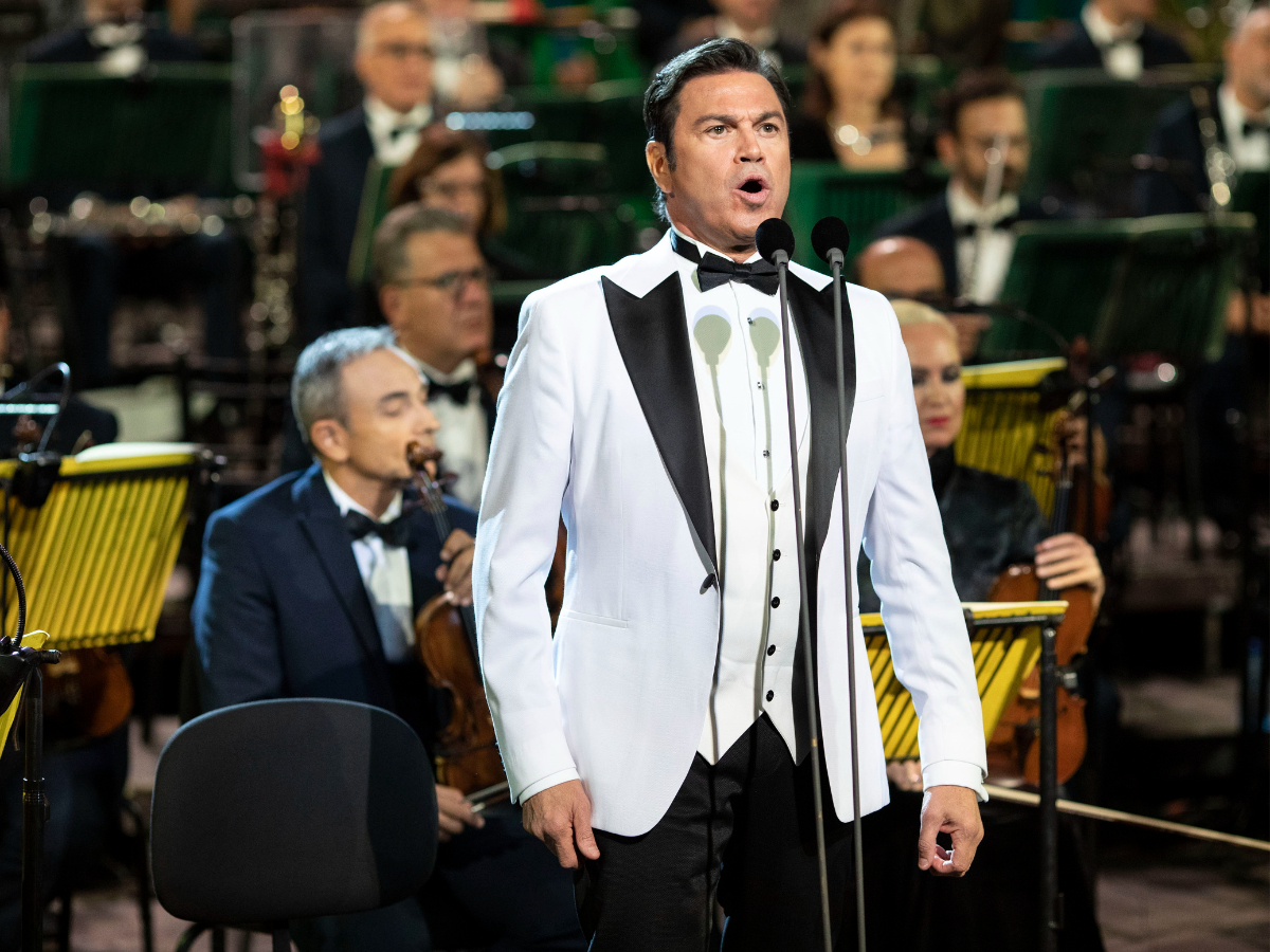 Ο Μάριος Φραγκούλης και ο Σύλλογος Θυάτειρα: Χάρισαν ένα μοναδικό μουσικό ταξίδι στους χιλιάδες θεατές του Ηρωδείου