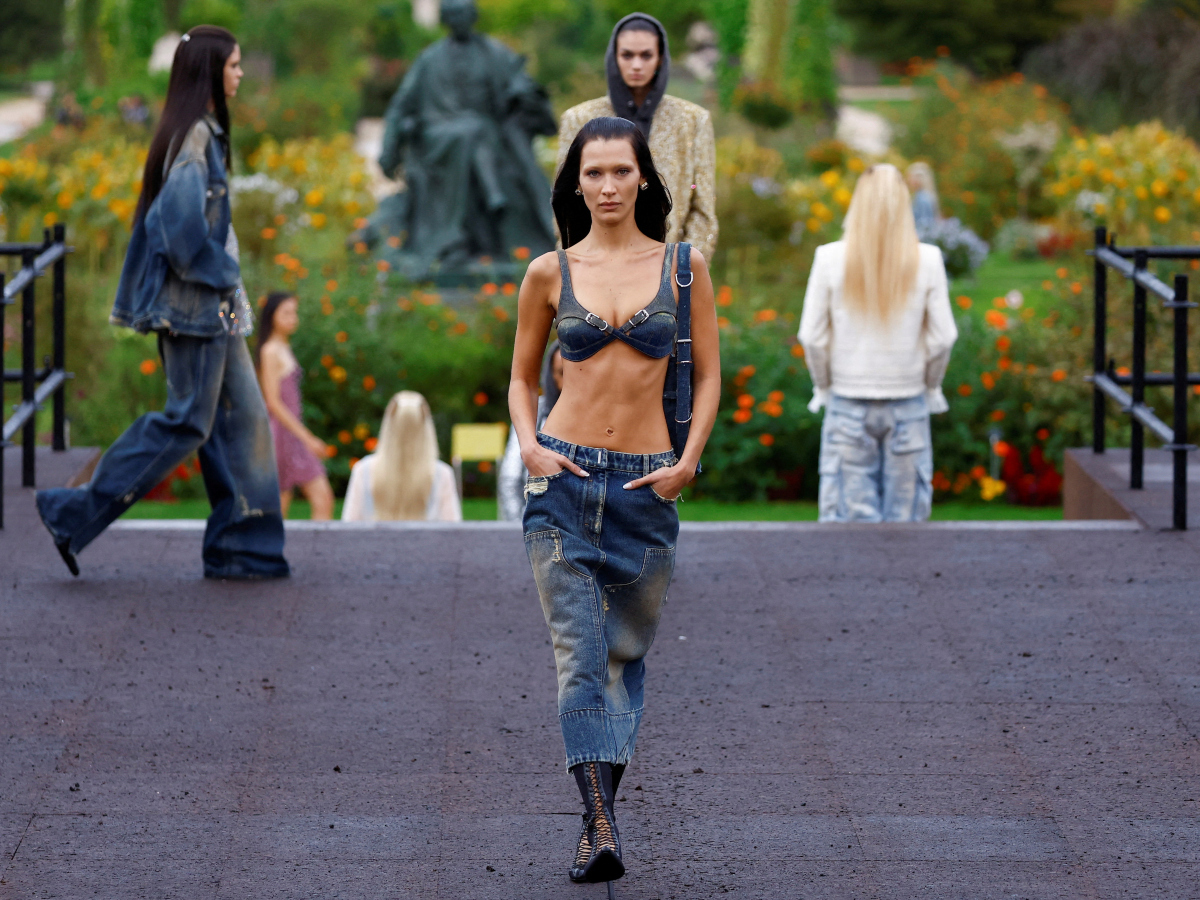 Double denim: Oι νέοι κανόνες που είδαμε στο show του Givenchy