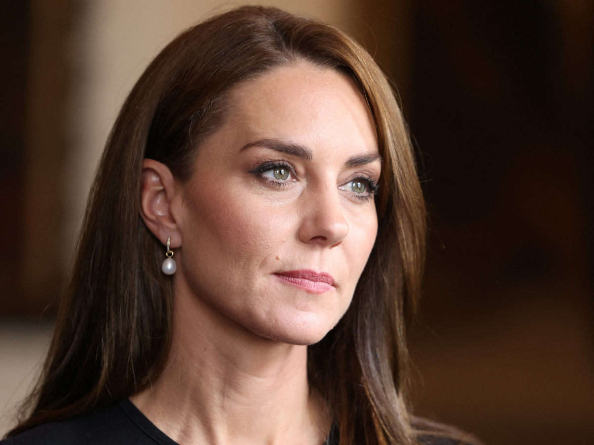 Kate Middleton: Πρώτη εμφάνιση με χρώμα μετά το πένθος για την Βασίλισσα Ελισάβετ