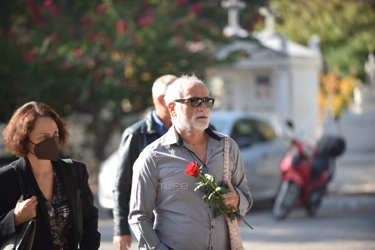 Ηλίας Ζερβός: Θρήνος στην κηδεία του ηθοποιού