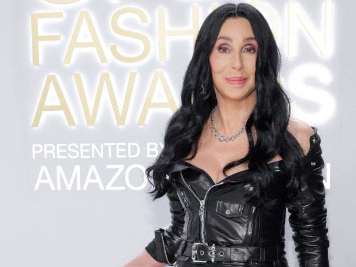 Cher: Eίναι το πρόσωπο της νέας Balmain καμπάνιας