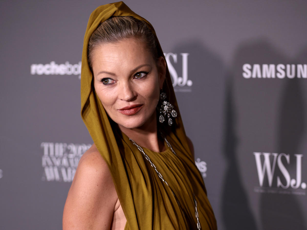 Kate Moss: Aφήνει ελάχιστα στην φαντασία με διάφανο Saint Laurent φόρεμα