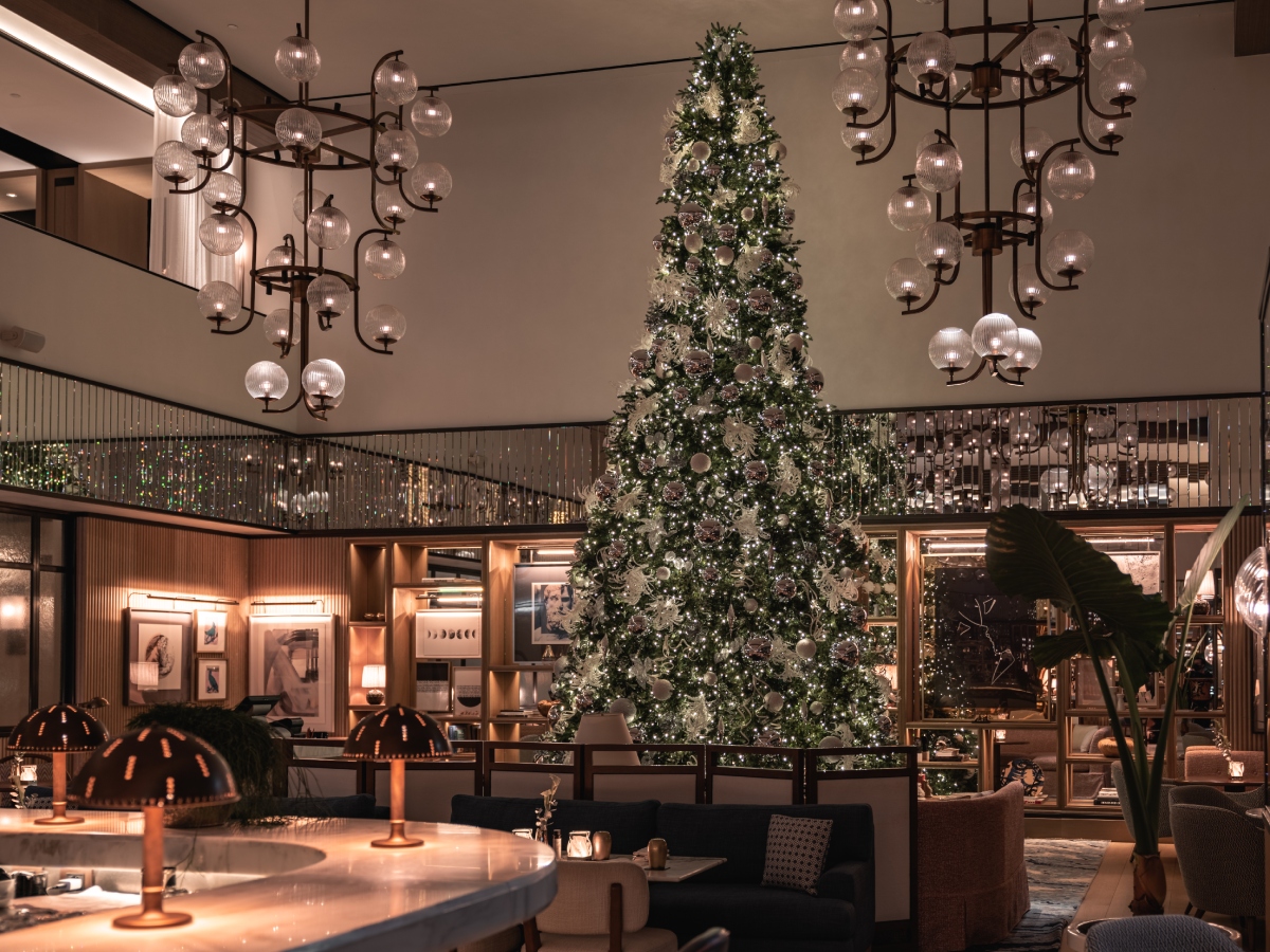 Η Μαγεία των Χριστουγέννων: Μοιραστείτε στιγμές γιορτής στο Four Seasons Astir Palace Hotel Athens