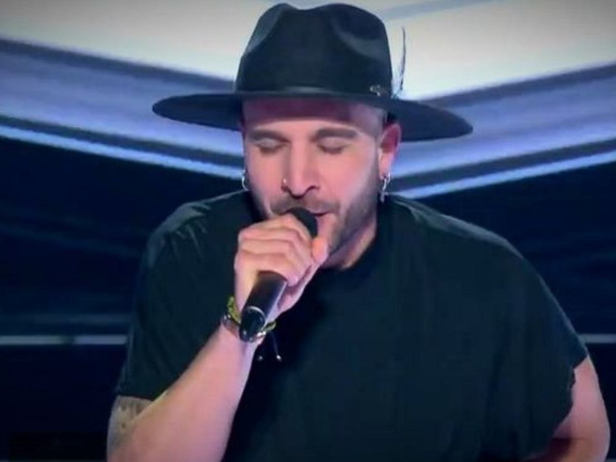 The Voice: Ο Βασίλης Λογοθέτης από σειρά του Αλέξανδρου Ρήγα βρέθηκε απέναντι στους coaches