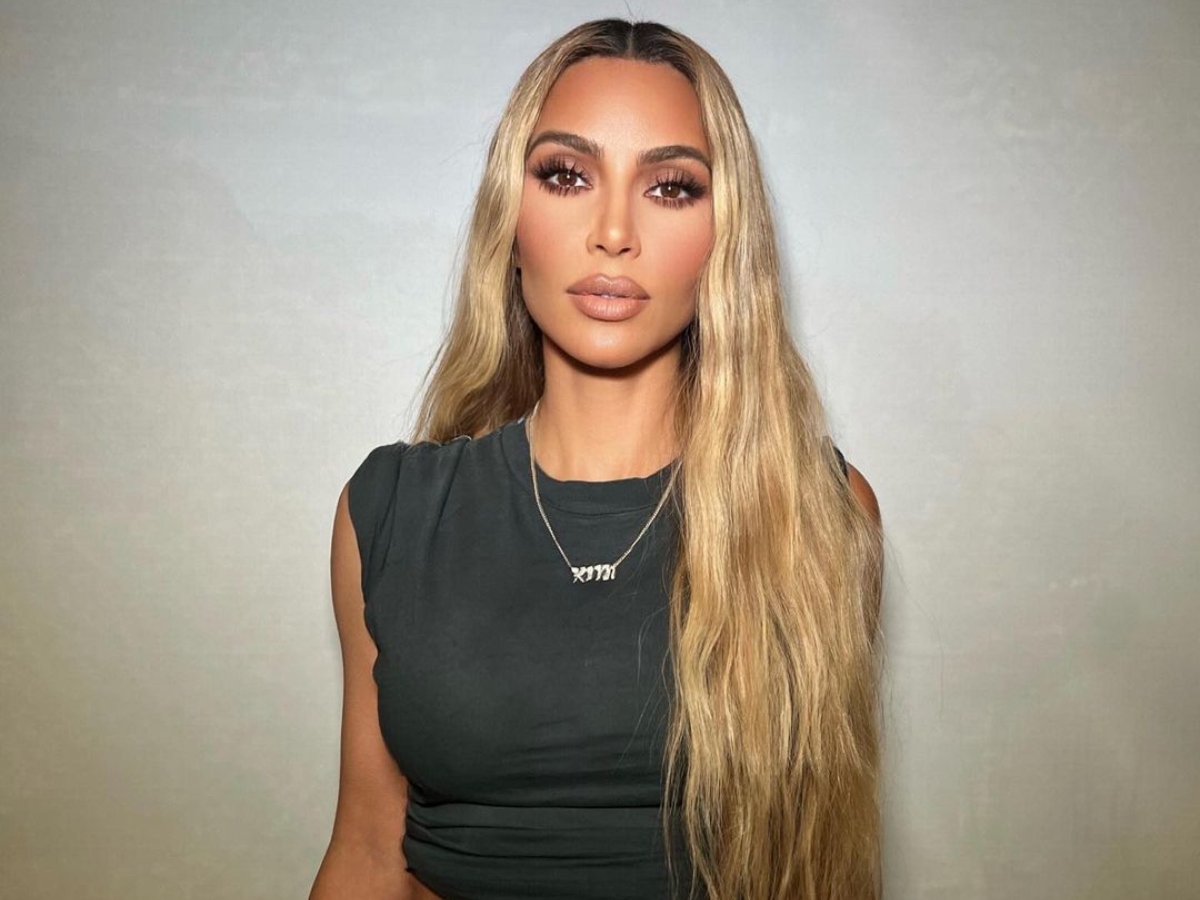 Kim Kardashian: Τo ρετρό χτένισμα της θα σε εμπνεύσει αν έχεις μεσαίου μήκους μαλλιά