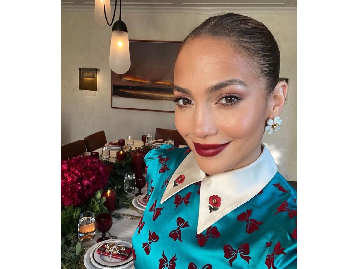 Δες το minimal glam twist στο μανικιούρ της Jennifer Lopez