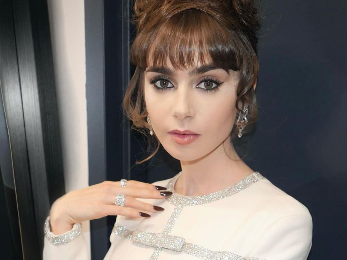 H Lily Collins με το διαχρονικό στιλ της Audrey Herburn