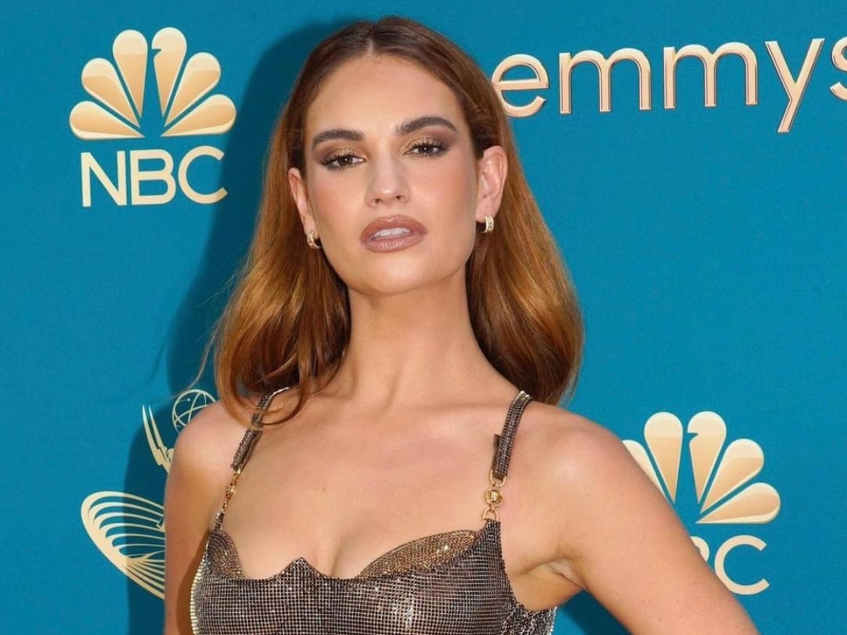 Lily James: Το ρετρό bob της θα σε εμπνεύσει