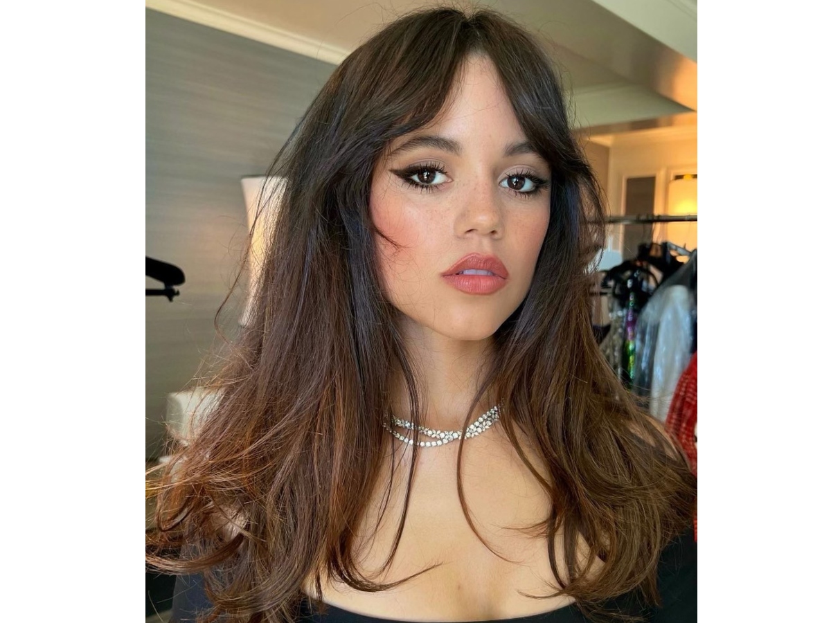 Jenna Ortega: Μόλις έκοψε τα μαλλιά της υιοθετώντας ένα super chic shag