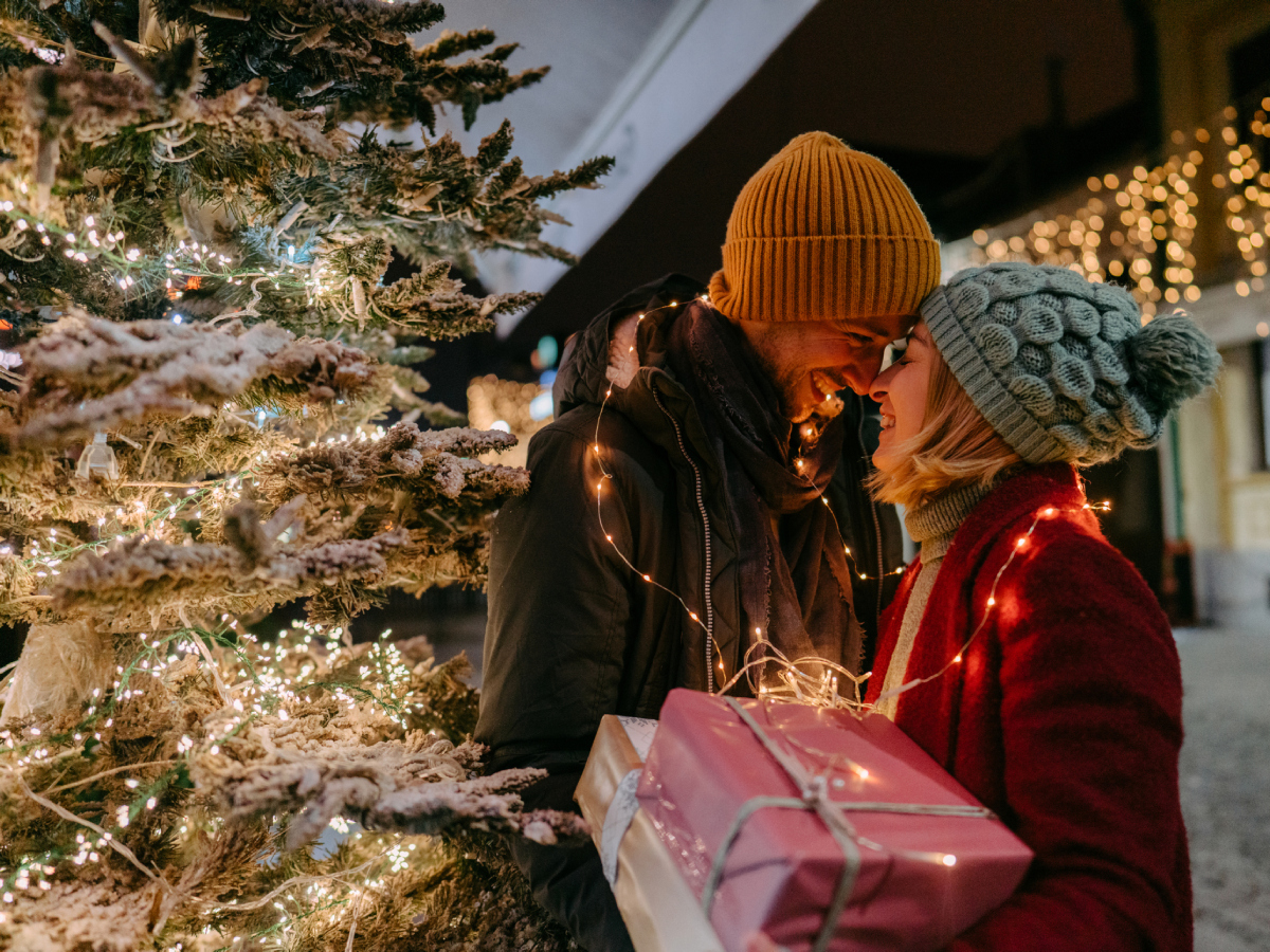 Χριστούγεννα: Πώς μπορεί να επηρεάσουν ένα ζευγάρι