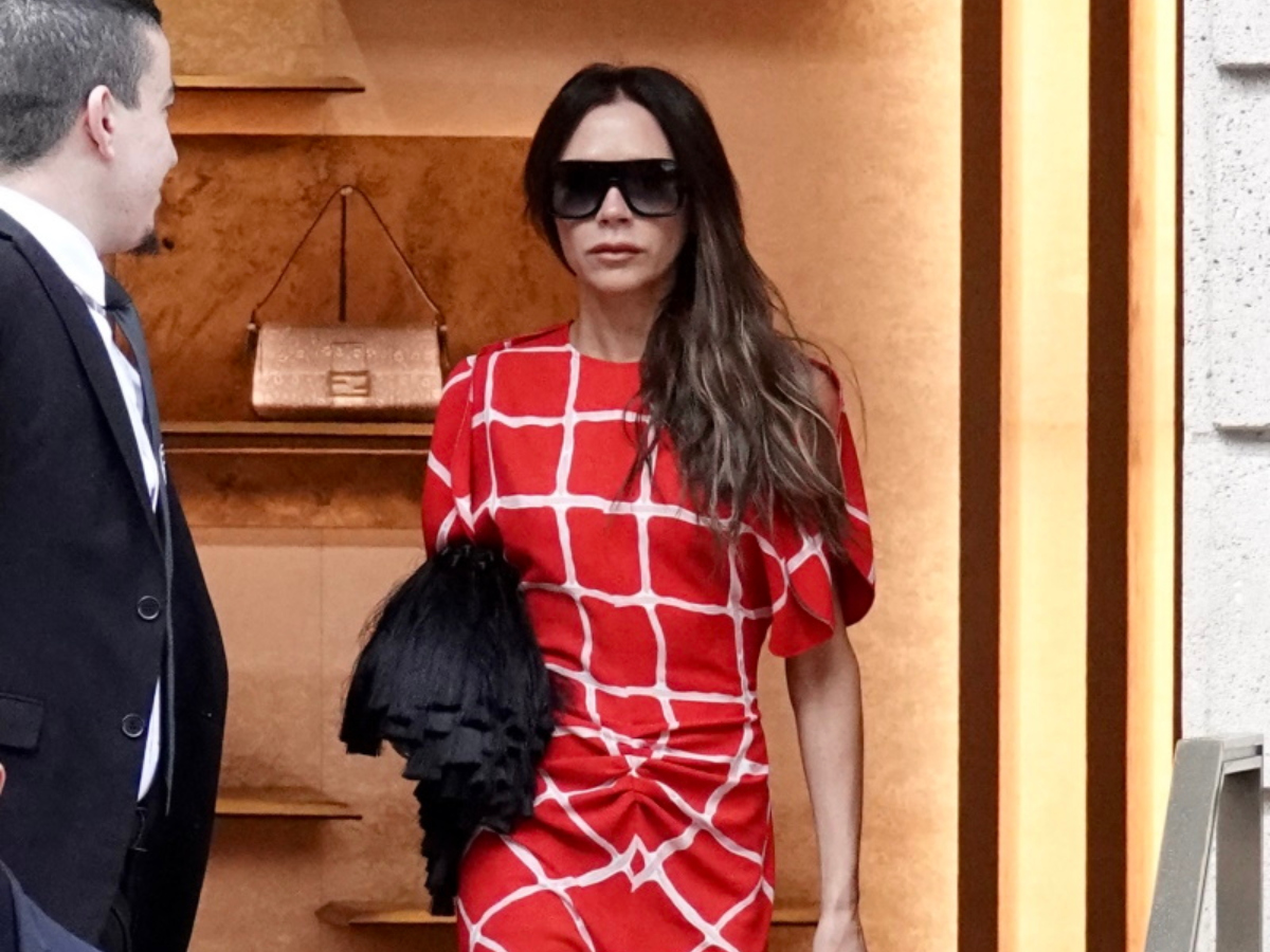 Victoria Beckham: Μας δείχνει την νέα εκδοχή του καθημερινού φορέματος