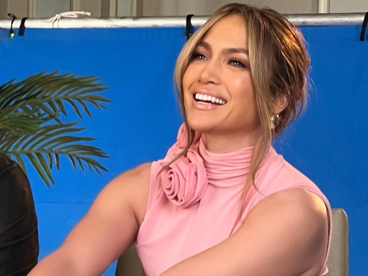 Jennifer Lopez: Εμφανίστηκε με το πιο σέξι  updo που μπορείς να δημιουργήσεις ακόμη και μόνη σου