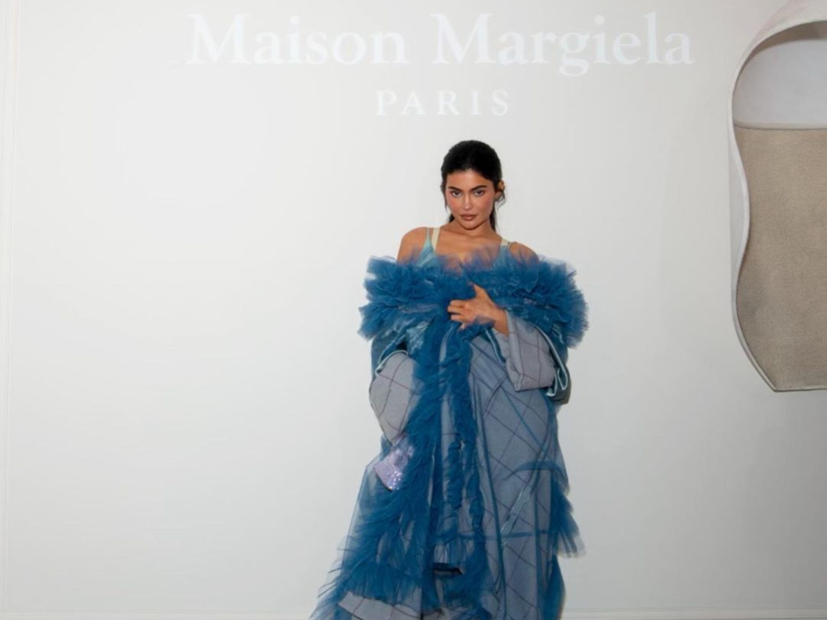 H Κylie Jenner στο Παρίσι για το φανταστικό show του Maison Margiela