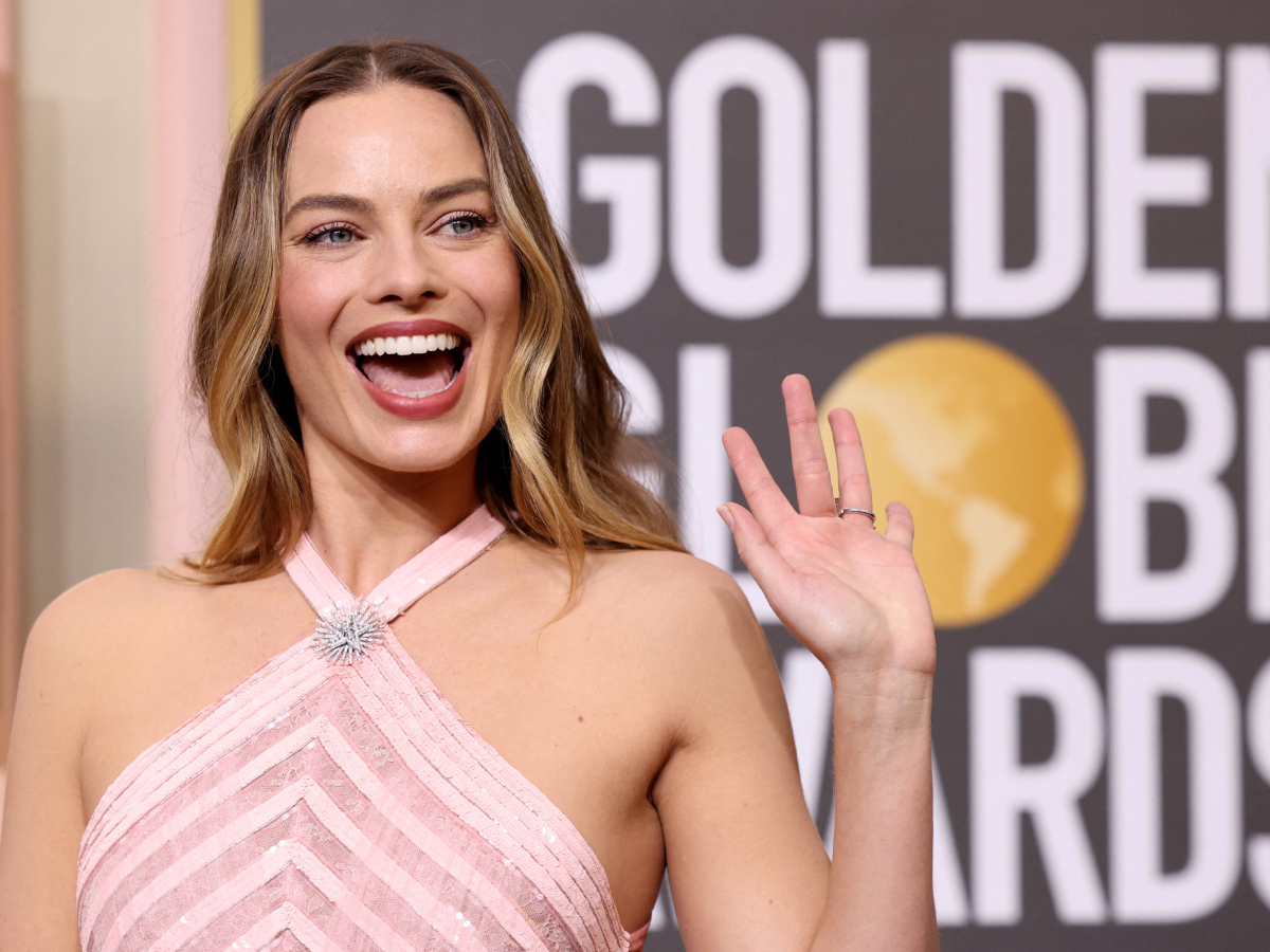 Xρυσές Σφαίρες 2023: Το φόρεμα της Margot Robbie χρειάστηκε πάνω από 750 ώρες για να δημιουργηθεί