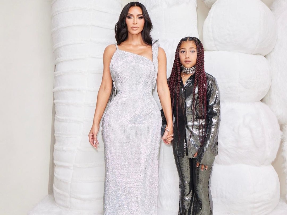 Kim Kardashian: Η κόρη της North αποκαλύπτει με video στο TikTok τα φυσικά μαλλιά της μητέρας της