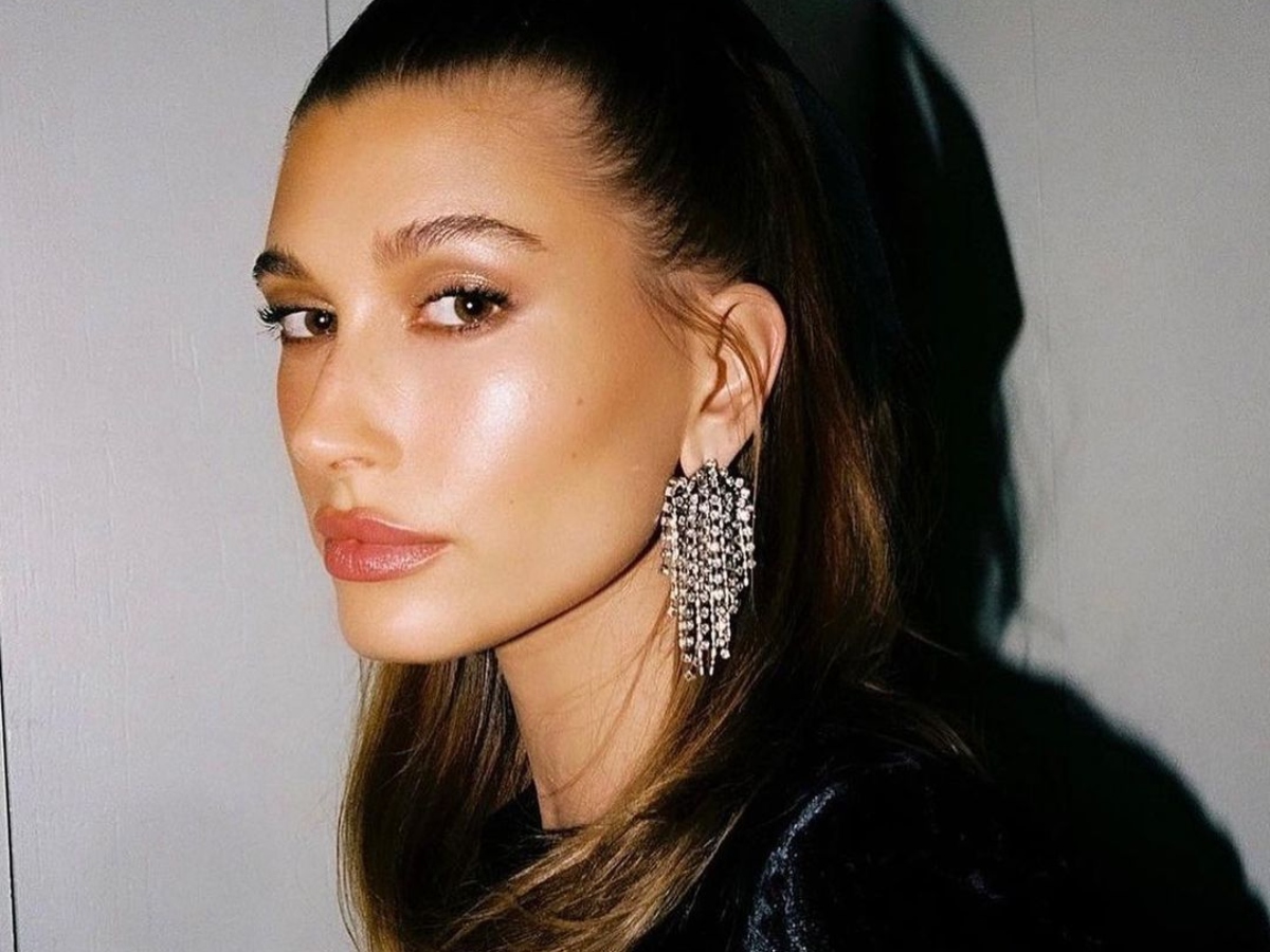 Hailey Bieber: Το αγαπημένο της μολύβι χειλιών είναι πιο οικονομικό απ’ ότι φαντάζεσαι