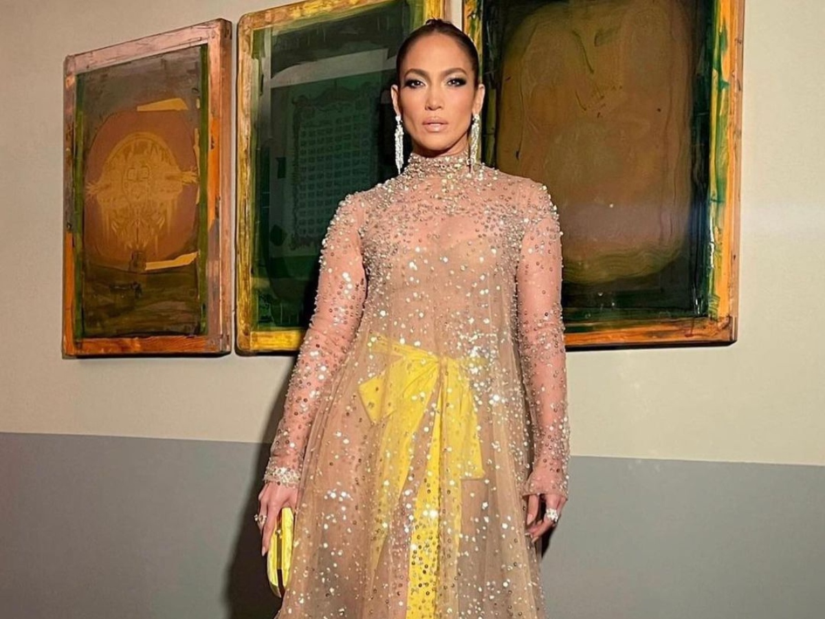 Jennifer Lopez: Τα lip gloss νύχια της έχουν την πιο γοητευτική glam πινελιά