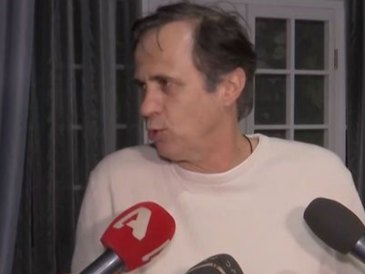 Σπύρος Πούλης: «Η μητέρα μου βλέπει τα νούμερα τηλεθέασης και με παίρνει από το χωριό να μου τα πει»