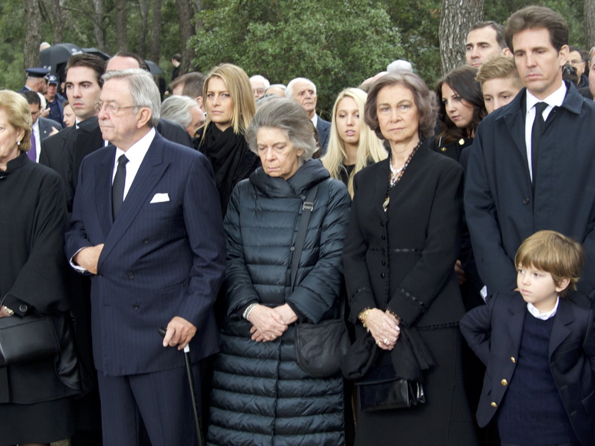 Τέως Βασιλιάς Κωνσταντίνος: Η επίσημη ανακοίνωση της οικογένειας – Η ταφή, το λαϊκό προσκύνημα και η παράκληση