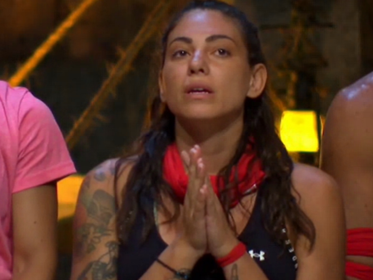 Survivor All Star: Αποχώρησε η Ευρυδίκη Βαλαβάνη – Η σφικτή αγκαλιά με τον Βασάλο και τα ψιθυριστά λόγια