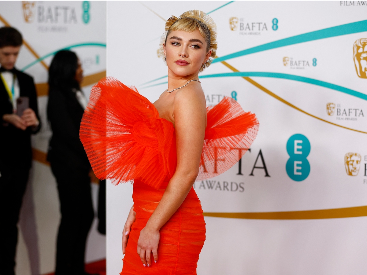 BAFTAs 2023: Το χτένισμα της Florence Pugh που μοιάζει με γλυπτό αξίζει βραβείο