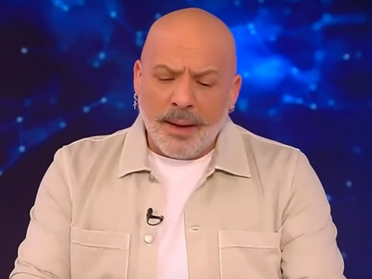 Νίκος Μουτσινάς: Το «καρφί» για τον ΣΚΑΪ – «Να κάνεις μισό βήμα πίσω, να δεις και πού εργάζεσαι»
