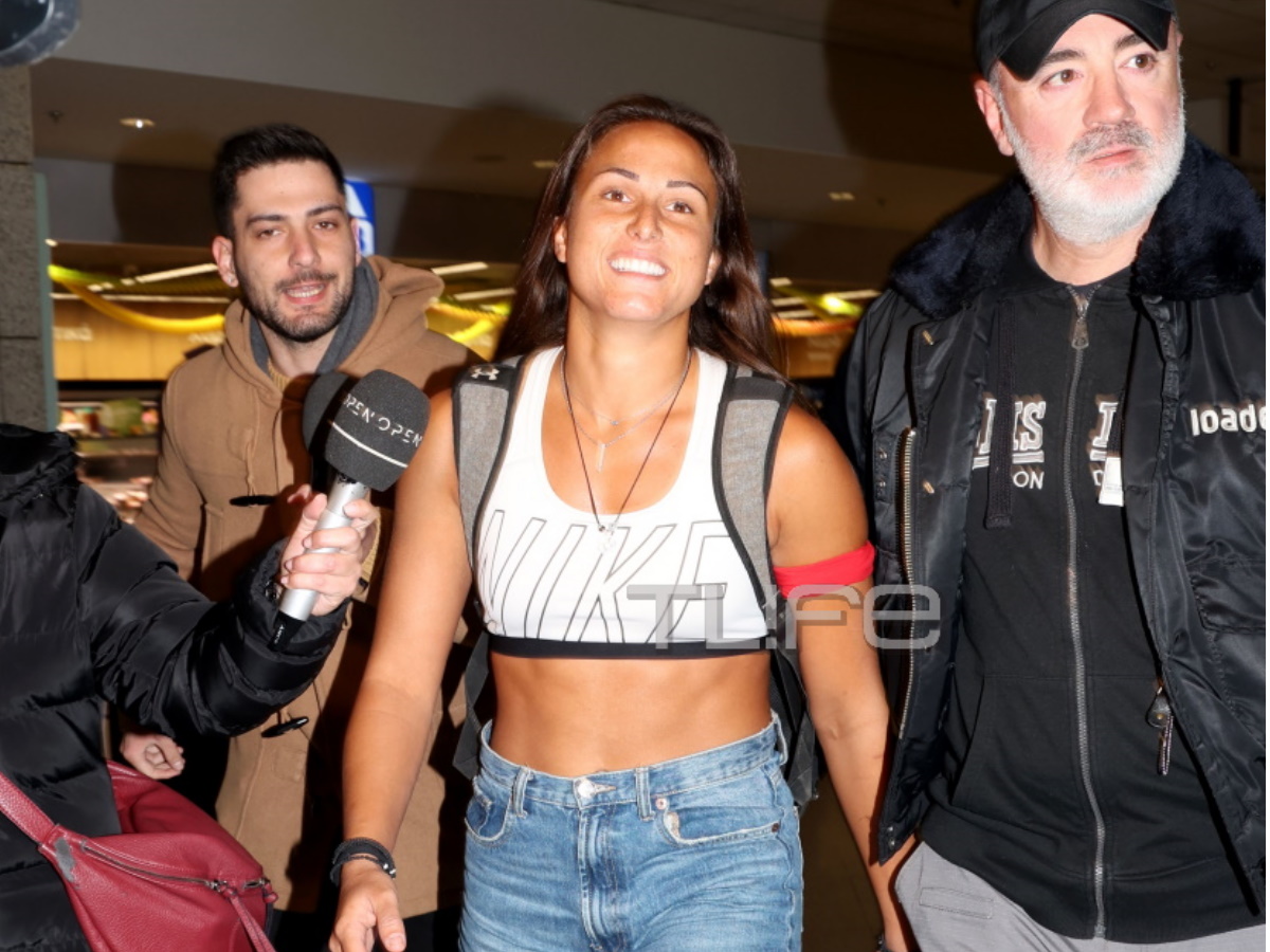 Survivor All Star: Η Ασημίνα Χατζηανδρέου επέστρεψε στην Ελλάδα μετά την αποβολή της – Φωτογραφίες