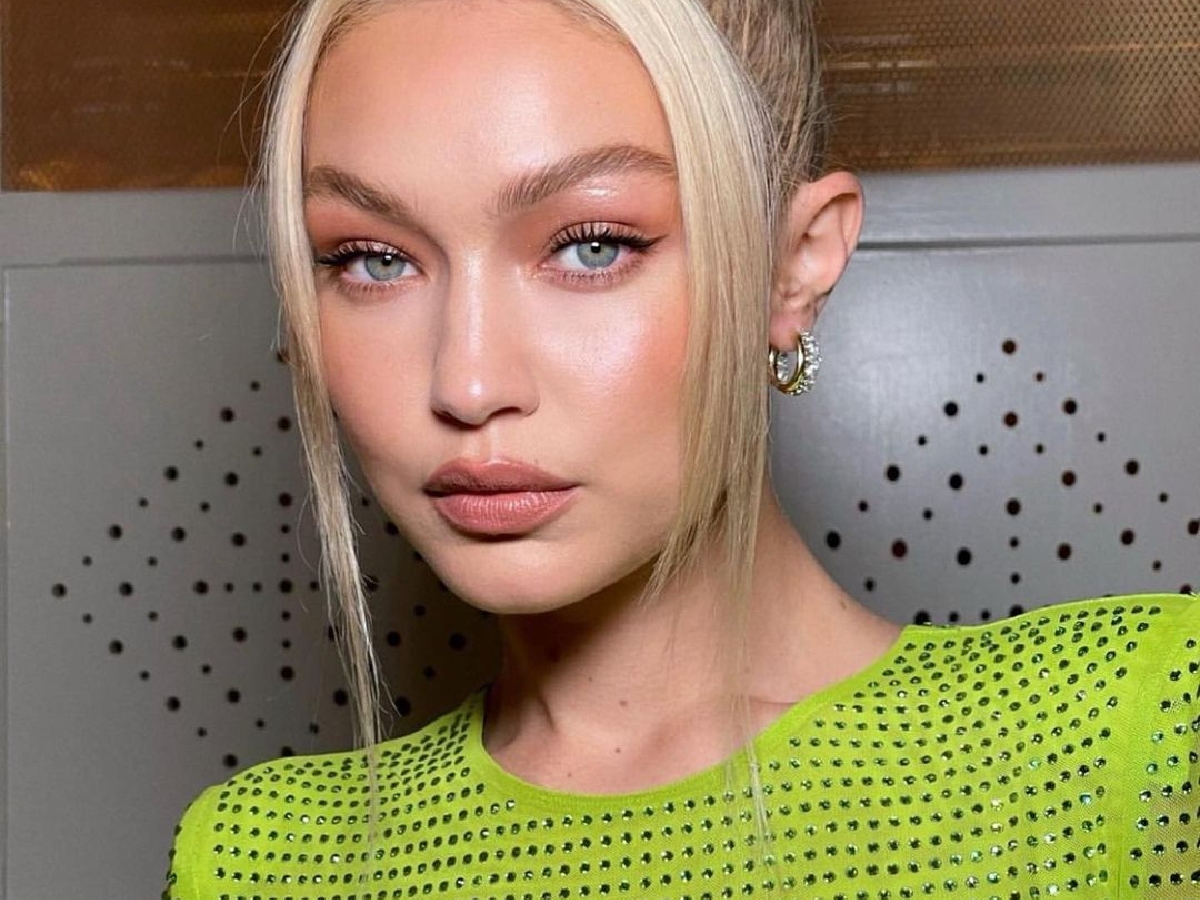 Gigi Hadid: Υιοθέτησε το τέλειο goth look με μαύρα μαλλιά και ombre εφέ στα χείλη