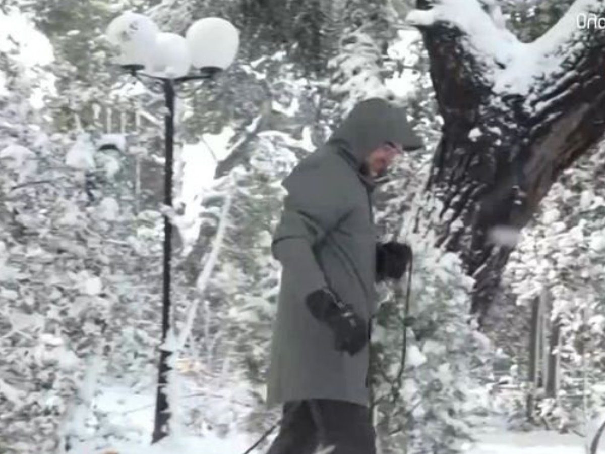 Κακοκαιρία «Μπάρμπαρα»: Ο γιος του τέως Βασιλιά Κωνσταντίνου, Νικόλαος μέσα στα χιόνια – Βίντεο