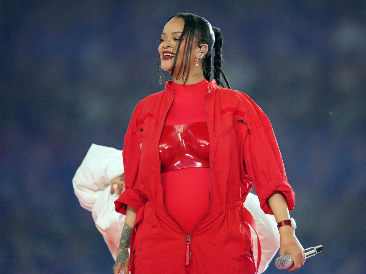 Rihanna: Αυτό είναι το κόκκινο κραγιόν που φόρεσε στο Super Bowl