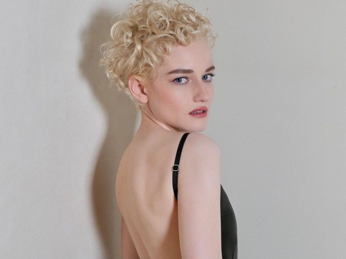 SAG Awards 2023: Το beauty look της Julia Garner αξίζει βραβείο