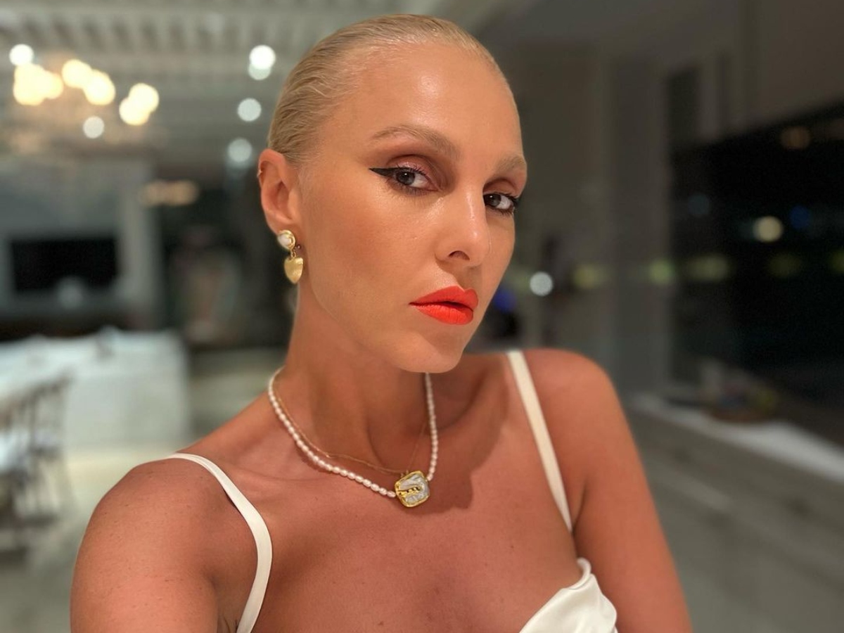 Τάμτα: Με avant garde make up look σε φλούο απόχρωση