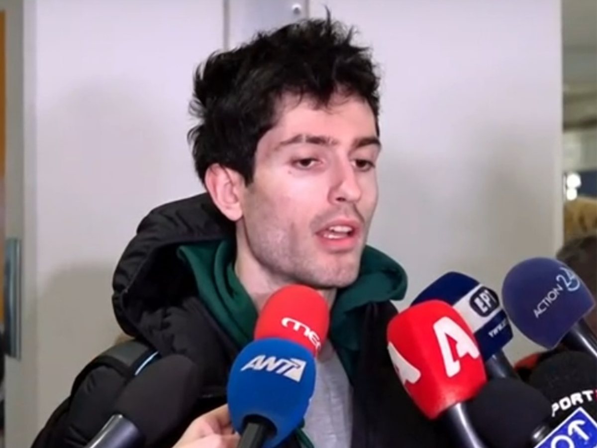 Μίλτος Τεντόγλου: Σε πλειστηριασμό τα παπούτσια του για τα παιδιά της Τουρκίας – «Ήταν απαράδεκτο αυτό που έγινε»