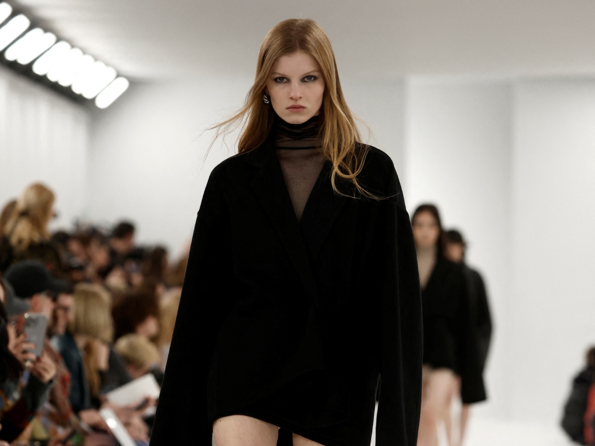 Εβδομάδα Μόδας Παρίσι: Στον οίκο Givenchy το grunge look έχει μια πινελιά πολυτέλειας