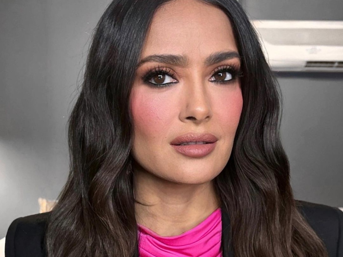 Salma Hayek: Οι πλεξούδες της είναι το inspo της ημέρας