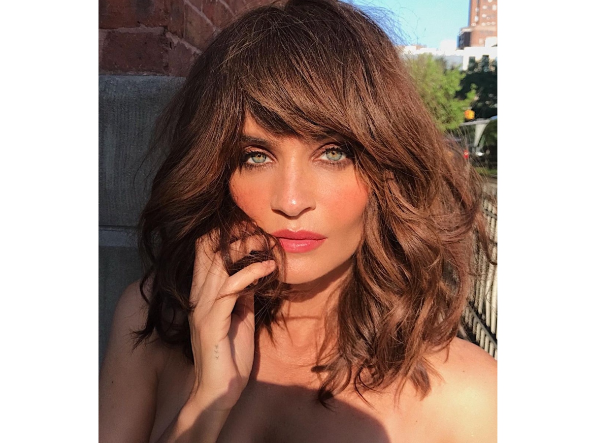 Helena Christensen: Υιοθέτησε το ωραιότερο retro bob που έχεις δει τελευταία