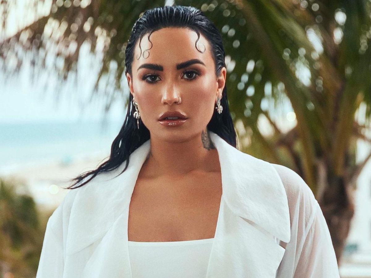 Demi Lovato: Έκοψε τα μαλλιά της υιοθετώντας το πιο rock-chic trend της σεζόν