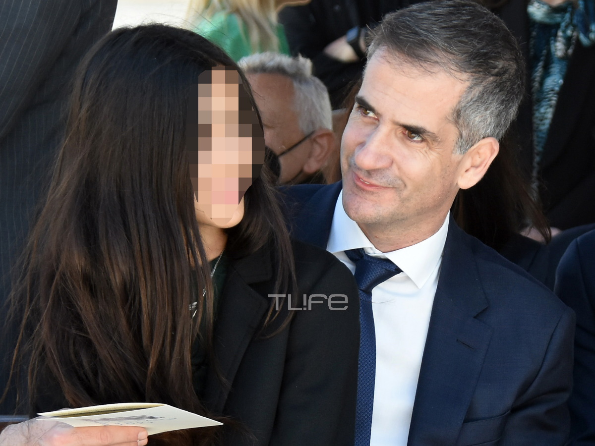 Κώστας Μπακογιάννης: Με την κόρη του, Δανάη Μπακογιάννη στη μαθητική παρέλαση της 25ης Μαρτίου – Φωτογραφίες