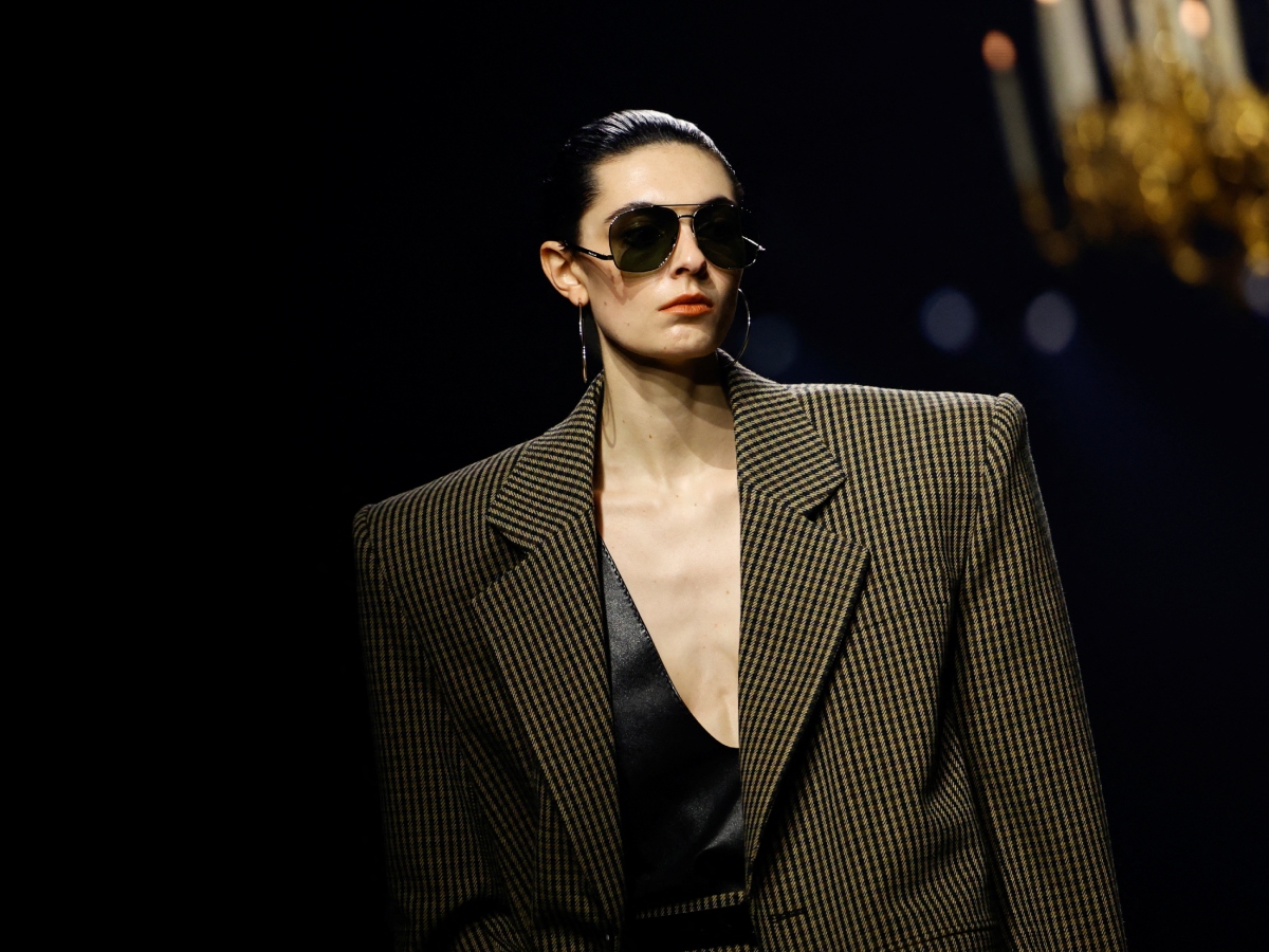 Paris Fashion Week: Το beauty look στον Saint Laurent είναι μια ωδή στα 80’s