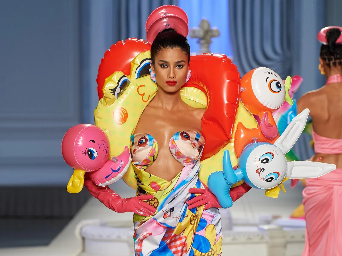 Moschino: Τα fashion show που έκανε ο Jeremy Scott ήταν μοναδικά!