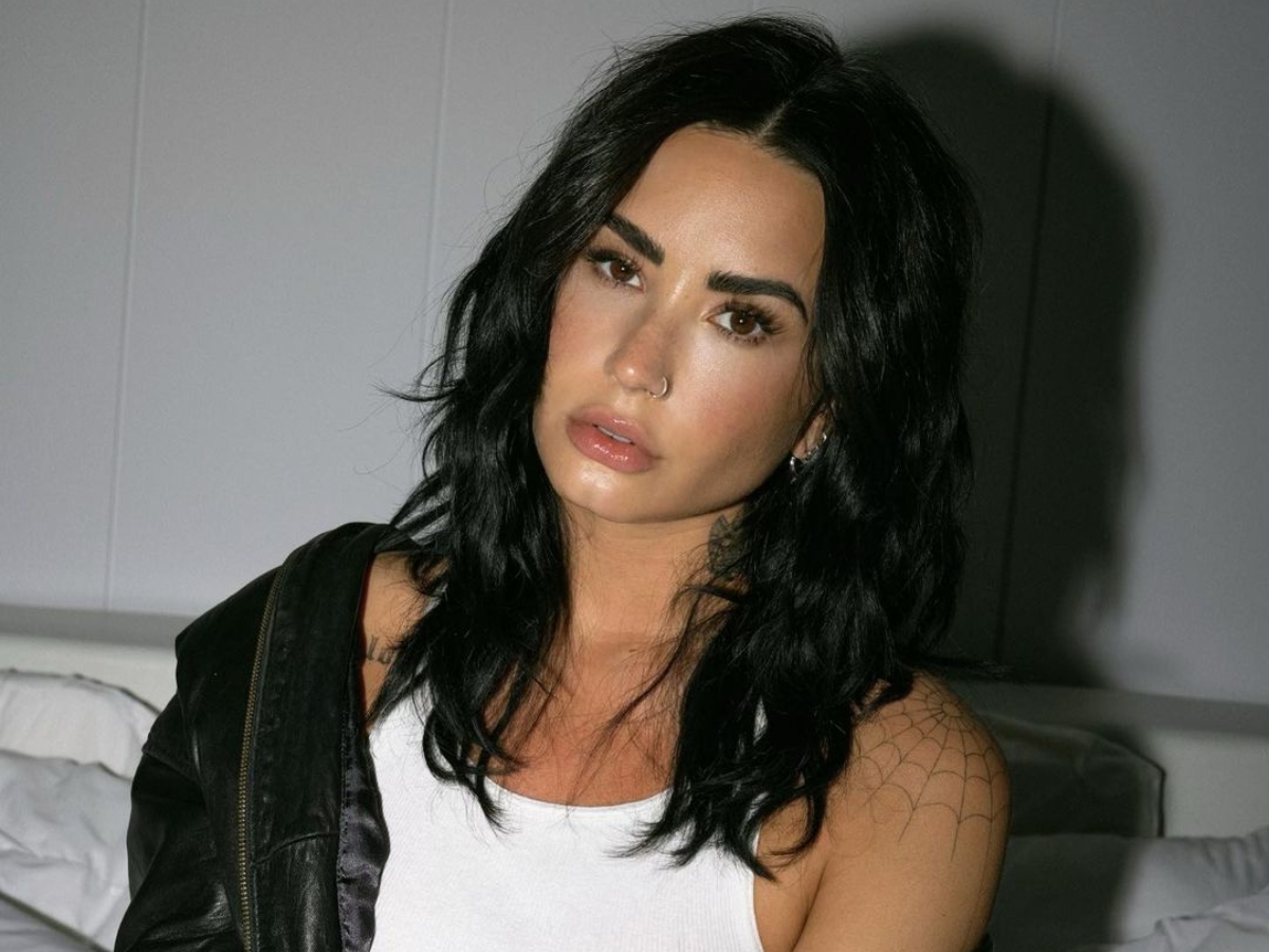 Demi Lovato: Το δραματικό liner look της είναι η τέλεια πρόταση για την επόμενη βραδινή σου έξοδο