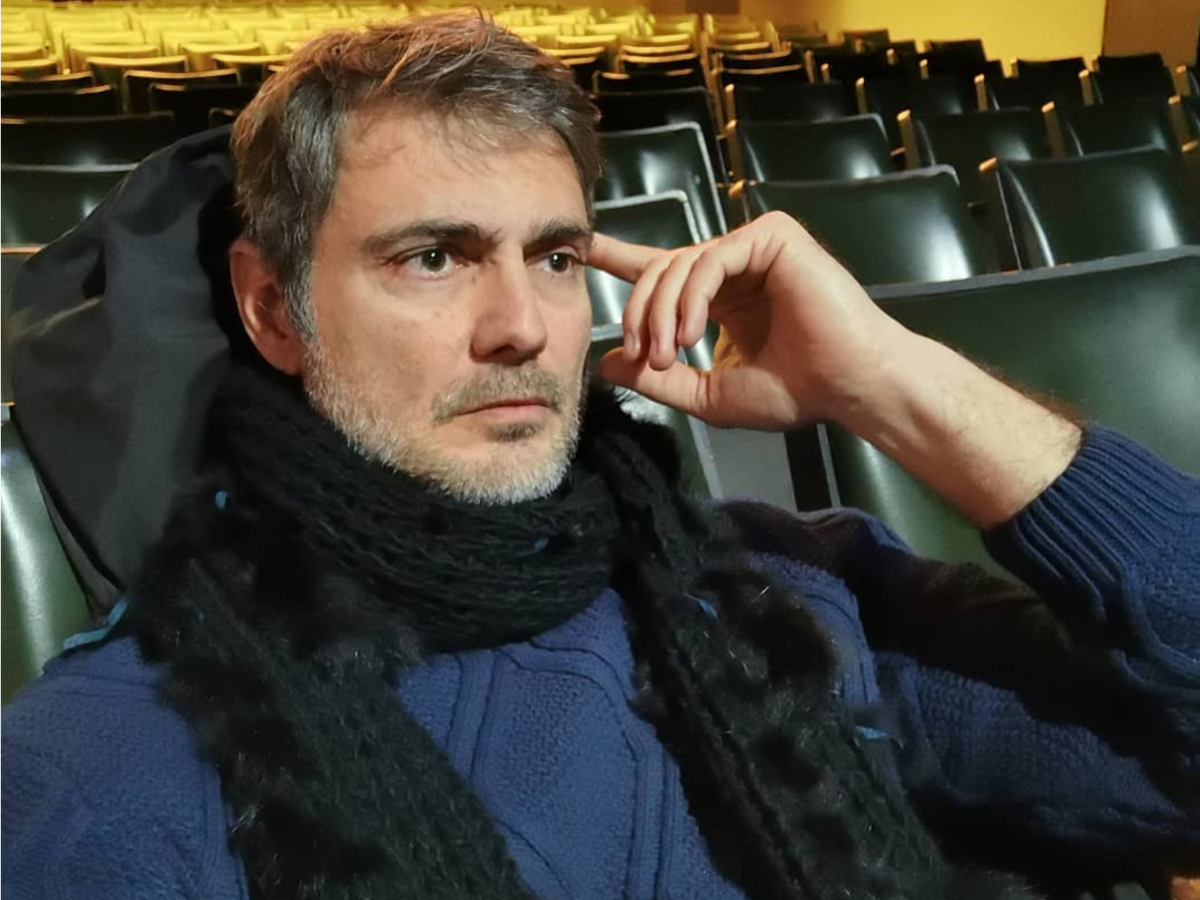 Δημήτρης Τοπαλίδης: Θύμα άγριου ξυλοδαρμού ο ηθοποιός από το «Μαύρο Ρόδο» – Συγκλονίζει η περιγραφή του στο TLIFE