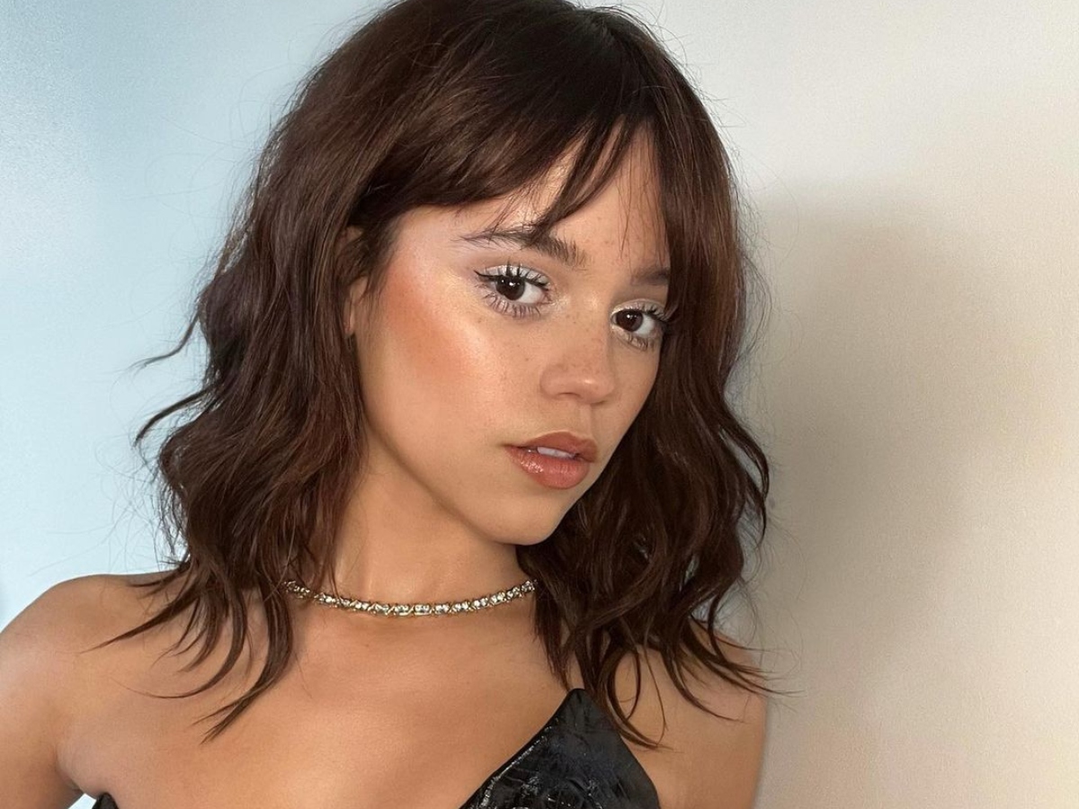 Jenna Ortega: Το boho χτένισμα της είναι ανάλαφρο και εμπνευσμένο από τα 90’s