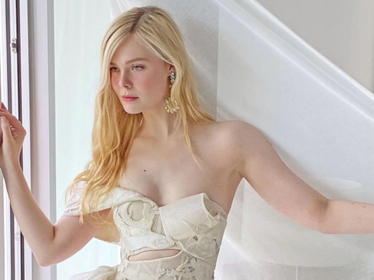 Elle Fanning: Το minimal χτένισμά της είναι μια τέλεια ιδέα αν είσαι καλεσμένη σε γάμο