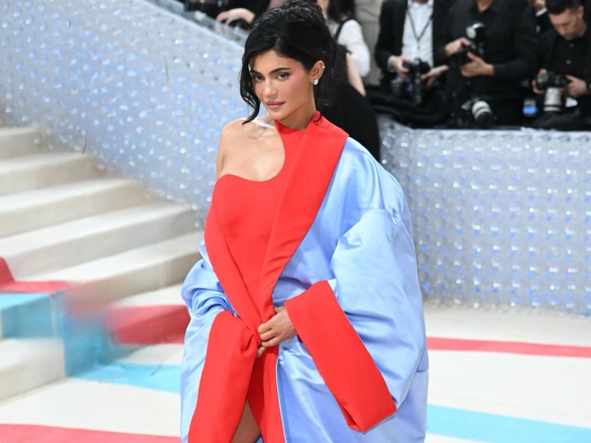 Kylie Jenner: Έγινε ξανθιά για χάρη του Jean Paul Gaultier