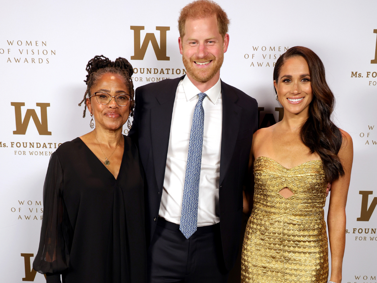 Meghan Markle: Glam εμφάνιση με τον Πρίγκιπα Χάρι και την μαμά της