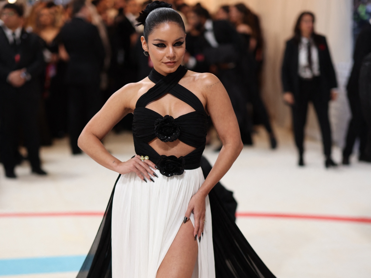 Met Gala 2023: Ο κότσος της Vanessa Hudgens έχει το σχήμα της εμβληματικής καμέλιας